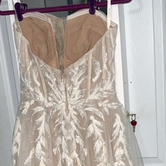 Galani Signature Wedding Gown - Picture 3 of 10